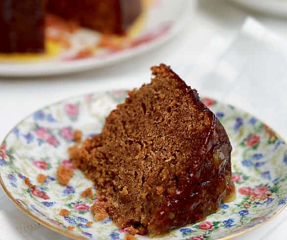 MOIST AND RICH GINGER CAKE