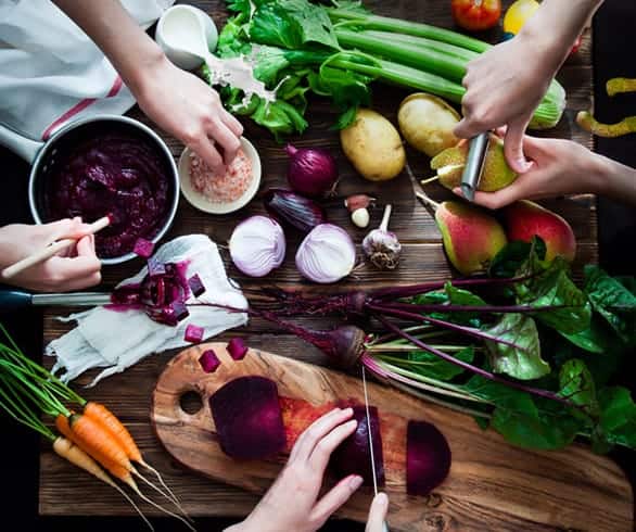 Trying to lose weight? Give vegetarianism a go