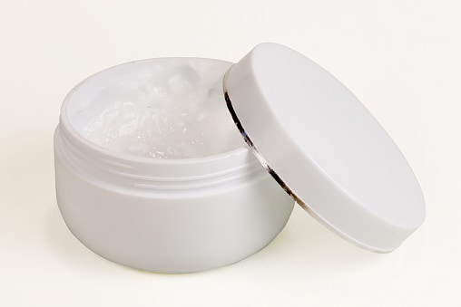 Risks related to certain preservatives in cosmetic, non-prescription and natural health products
