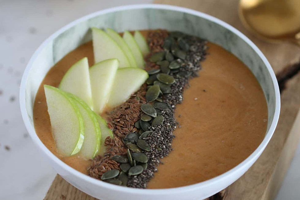 Chia-Almond Smoothie Bowl with Pumpkin Seed Crunch