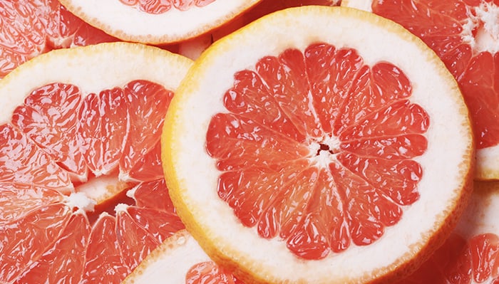 The Incredible 6 Health Benefits (and Risks) of Grapefruits