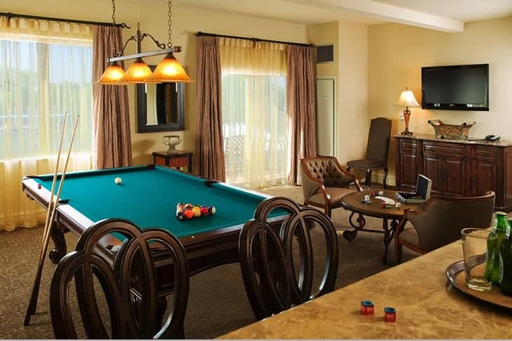 Le Rivage-Rm226 Billiards