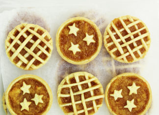 Tiny treacle tarts
